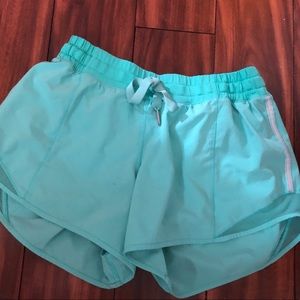 Lululemon hotty hot shorts size 6 4’ inseam